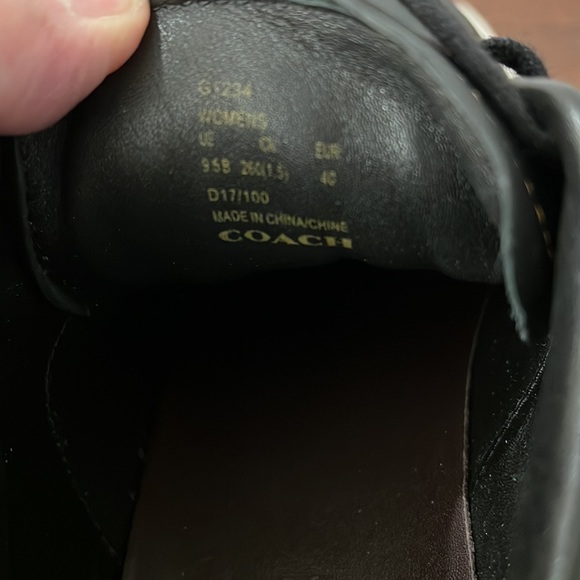 Coach Low Top Sneaker Embellished with Tea Rose Appliqué New No Box 9.5 - Picture 13 of 13